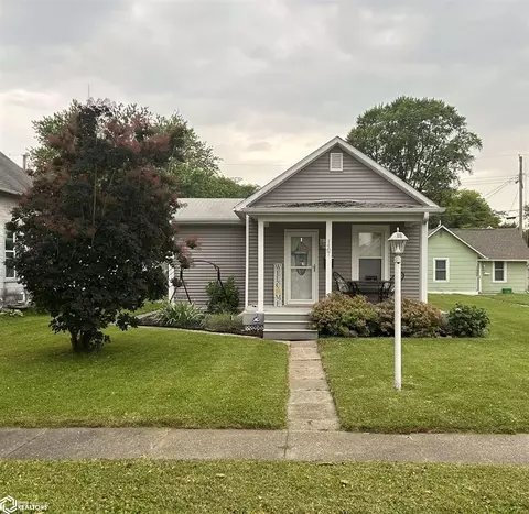 1407 S 15th St, Burlington, IA 52601