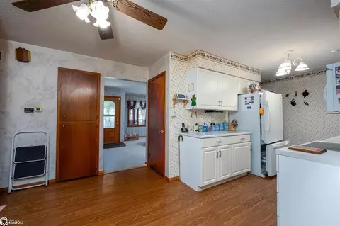 Kitchen - 918 E 3rd St, Vinton, IA 52349 photo 1 of 4