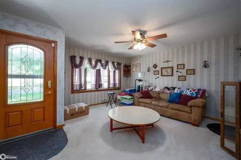Living - 918 E 3rd St, Vinton, IA 52349 photo 1 of 4