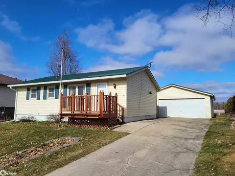 1301 Larkfield Ct, Marshalltown, IA 50158