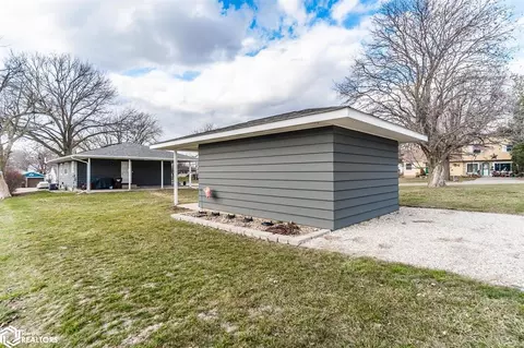 Exterior - 501 E Maple Ave, Conrad, IA 50621 photo 9 of 13