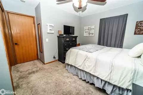 Bedroom - 501 E Maple Ave, Conrad, IA 50621 photo 3 of 9