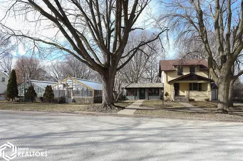 1011 Mariam St, Gowrie, IA 50543