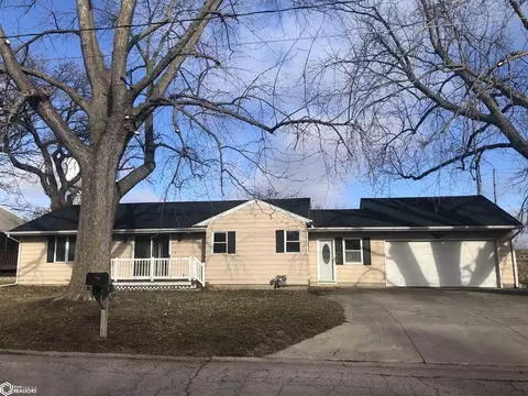 1616 W 7th Ave N, Clear Lake, IA 50428