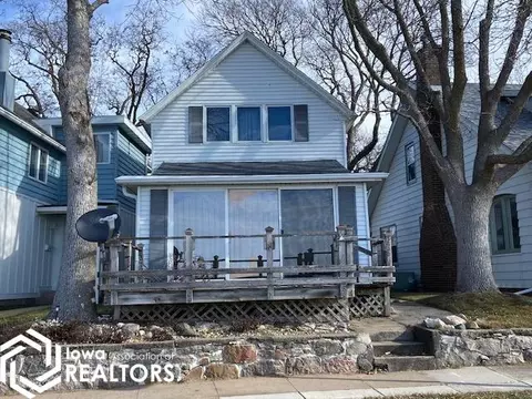 302 N Lakeview Dr, Clear Lake, IA 50428