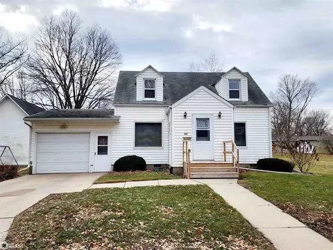 520 Maple St, Osage, IA 50461