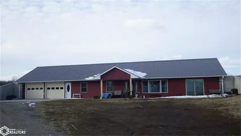 2605 9th Ave E, University Park, IA 52595