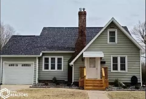 112 Shellway Dr, Mount Ayr, IA 50854