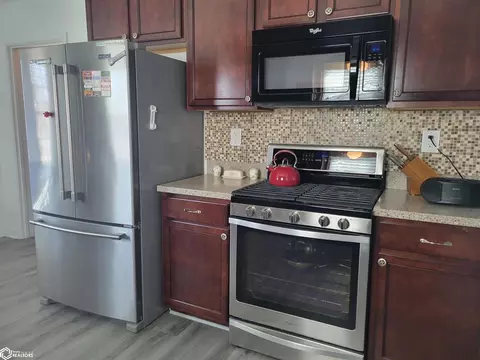 Kitchen - 112 Shellway Dr, Mount Ayr, IA 50854 photo 2 of 4