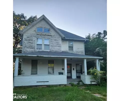 711 Summer St, Burlington, IA 52601