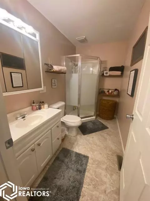 300 E Walnut St, Eldon, IA 52554 photo 5