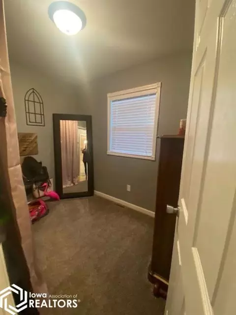 300 E Walnut St, Eldon, IA 52554 photo 7