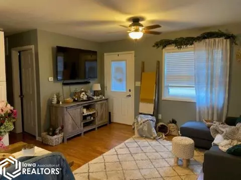 300 E Walnut St, Eldon, IA 52554 photo 2