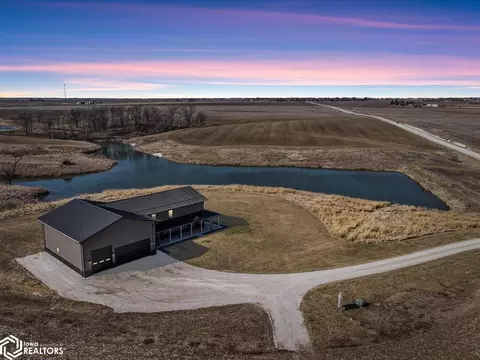 10578 305th St, Hedrick, IA 52563