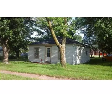 109 W Walnut St, Gladstone, IL 61437