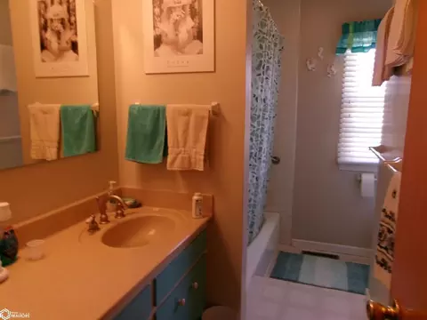 Bath - 609 E 20th St, Atlantic, IA 50022 photo 1 of 2