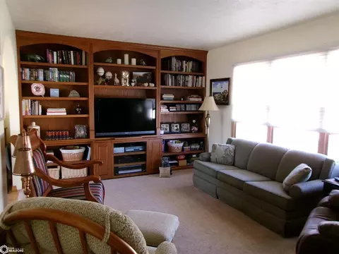 Living - 609 E 20th St, Atlantic, IA 50022 photo 2 of 3