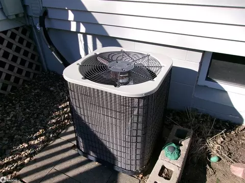 Exterior - 609 E 20th St, Atlantic, IA 50022 photo 12 of 14