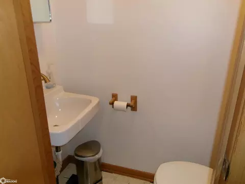 Bath - 609 E 20th St, Atlantic, IA 50022 photo 2 of 2