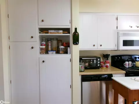 Kitchen - 609 E 20th St, Atlantic, IA 50022 photo 3 of 4