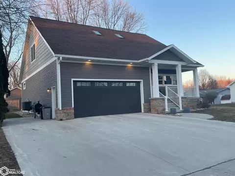 3518 N Shore Dr, Clear Lake, IA 50428