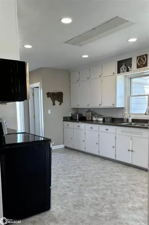 Kitchen - 408 Juniper Rd, Avoca, IA 51521 photo 4 of 6