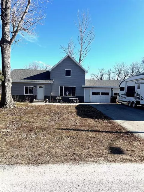 504 State St, Liscomb, IA 50148