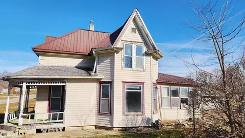 609 S Broadway St, Toledo, IA 52342