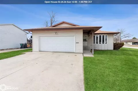 1736 9th St, Nevada, IA 50201