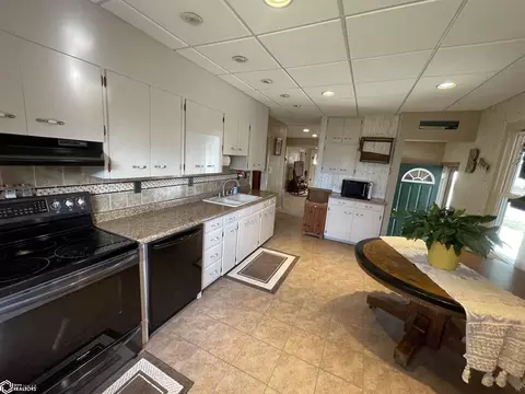 Kitchen - 512 N Main St, Centerville, IA 52544 photo 1 of 1