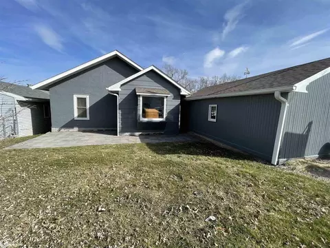 Exterior - 512 N Main St, Centerville, IA 52544 photo 8 of 11