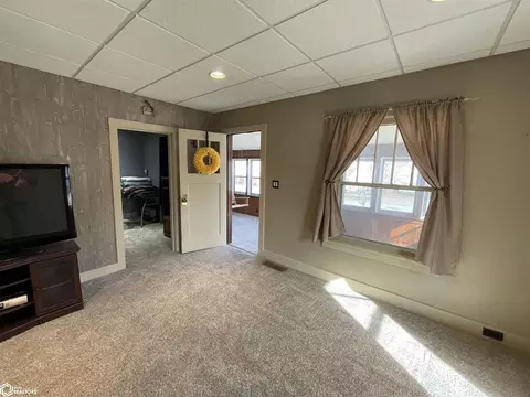 Living - 512 N Main St, Centerville, IA 52544 photo 5 of 6