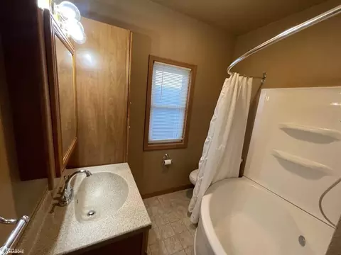 Bath - 512 N Main St, Centerville, IA 52544 photo 1 of 2