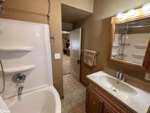 Bath - 512 N Main St, Centerville, IA 52544 photo 2 of 2