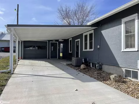 Exterior - 512 N Main St, Centerville, IA 52544 photo 2 of 11
