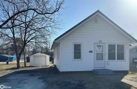 809 N Division St, Creston, IA 50801
