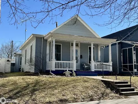 1506 N 8th St, Burlington, IA 52601