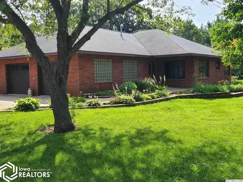 1898 Zinnia Ave, Rockford, IA 50468