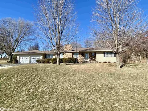 1102 Chicago St, Audubon, IA 50025