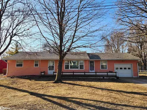 2241 22nd St SW, Mason City, IA 50401