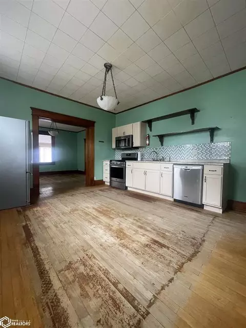 Kitchen - 609 North Ave, Westside, IA 51467 photo 2 of 2