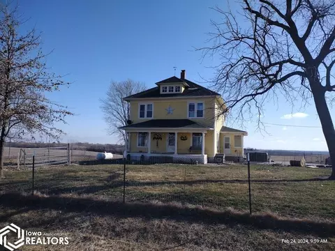 27560 220th Ave, Sigourney, IA 52591