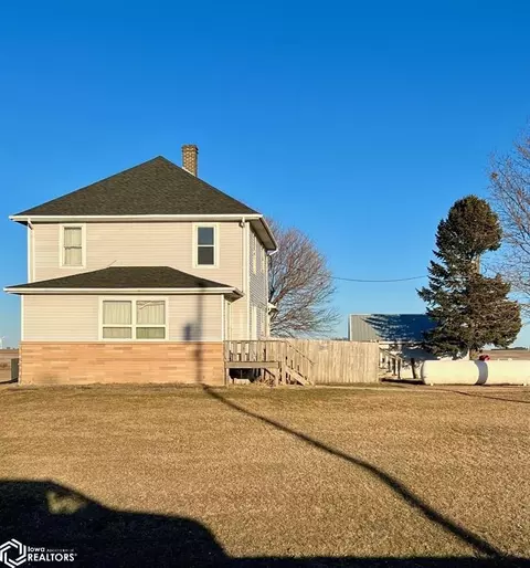 2210 Youngblood Ave, Dows, IA 50071