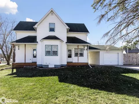 518 N 2nd St, Knoxville, IA 50138