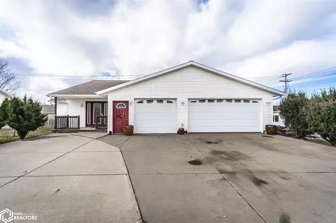 1311 Country Club Dr, Tama, IA 52339