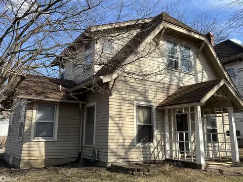 800 S 7th St, Burlington, IA 52601