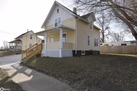 309 Lee St, Marshalltown, IA 50158
