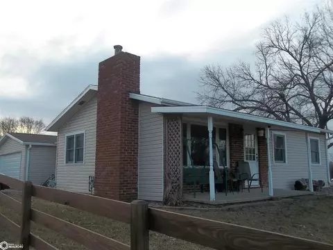 611 W Pearl St W, Afton, IA 50830
