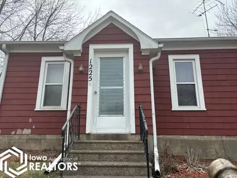 1225 Angular St, Burlington, IA 52601