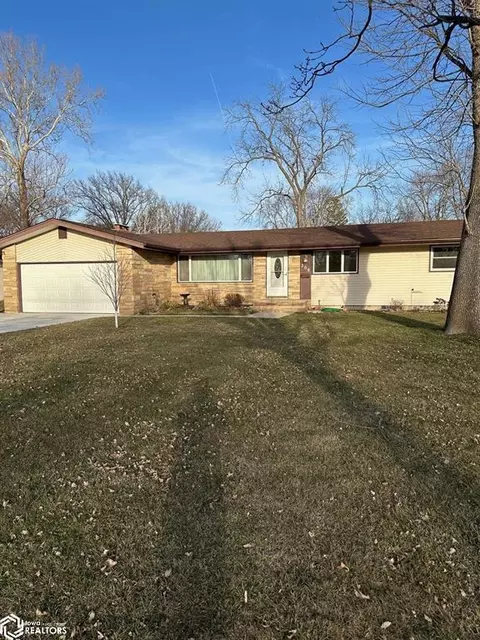 208 S Fort Ave, Eagle Grove, IA 50533